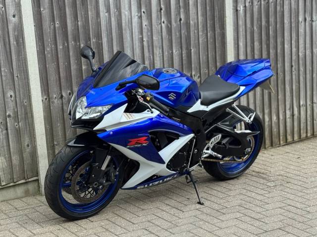 2009 Suzuki Gsx-r 750 K8 2009 (59) SUPER SPORT + 12,200 MILES + AKRAPOVIC FULL SYSTEM