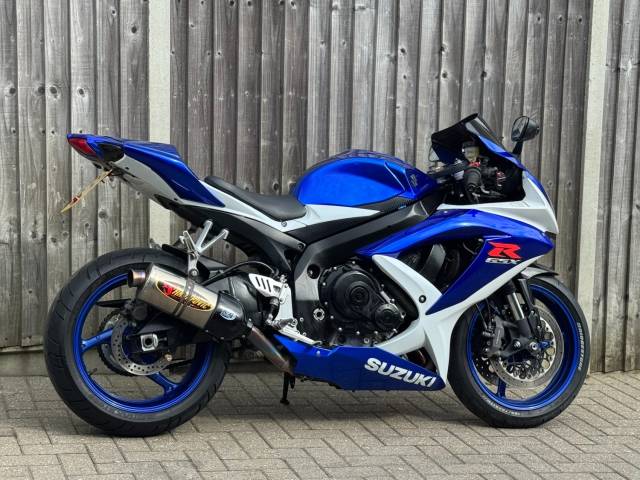 2009 Suzuki Gsx-r 750 K8 2009 (59) SUPER SPORT + 12,200 MILES + AKRAPOVIC FULL SYSTEM