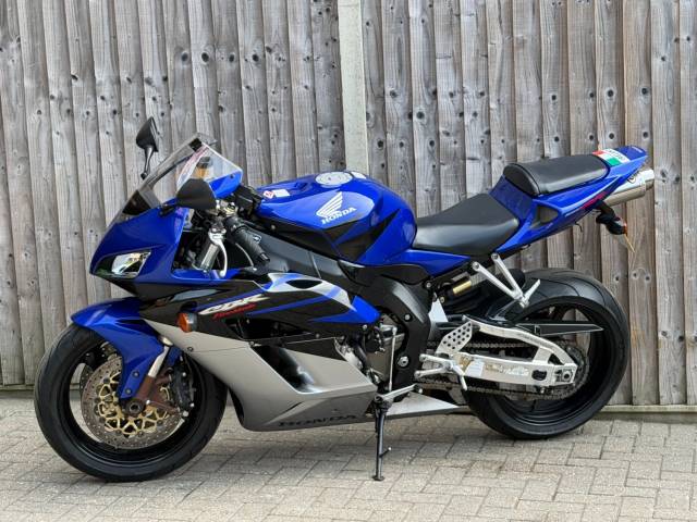 2005 Honda CBR 1000 RR FIREBLADE 2005 (55) SUPER SPORT + SCORPION