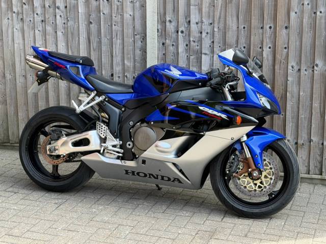 2005 Honda CBR 1000 RR FIREBLADE 2005 (55) SUPER SPORT + SCORPION