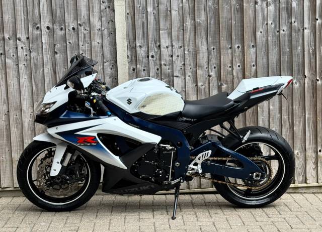 2010 Suzuki Gsx-r 750 L0 2010 (10) SUPER SPORT + BLACK WIDOW + 15,000 MILES
