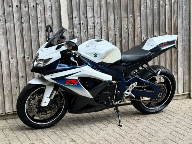 2010 Suzuki Gsx-r 750 L0 2010 (10) SUPER SPORT + BLACK WIDOW + 15,000 MILES