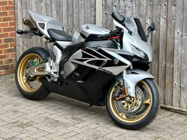 2006 Honda CBR 1000 RR FIREBLADE 2006 (06) SUPER SPORT + LOW MILES + TWO BROTHERS EXH