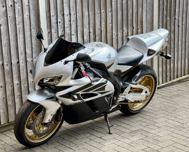 2006 Honda CBR 1000 RR FIREBLADE 2006 (06) SUPER SPORT + LOW MILES + TWO BROTHERS EXH