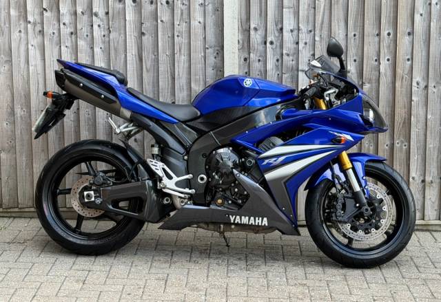 Yamaha YZF R1 2007 (07) SUPER SPORT + 1 OWNER BIKE FROM NEW !!! SUPER SPORT Petrol Blue
