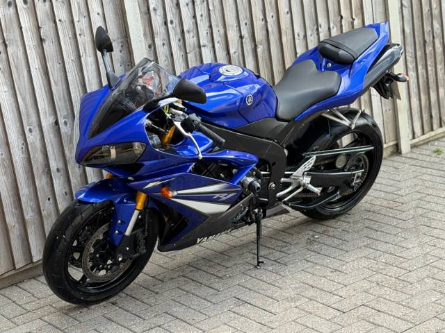2007 Yamaha YZF R1 2007 (07) SUPER SPORT + 1 OWNER BIKE FROM NEW !!!
