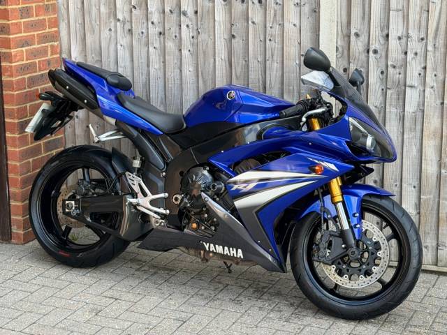 2007 Yamaha YZF R1 2007 (07) SUPER SPORT + 1 OWNER BIKE FROM NEW !!!