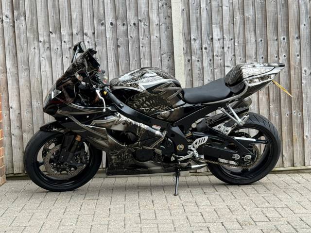 2005 Suzuki Gsx-r 1000 K5 2005 (05) SUPER SPORT + CUSTOM PAINT JOB THROUGHOUT