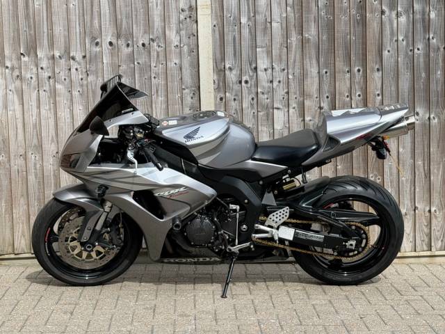 2007 Honda CBR 1000 RR FIREBLADE 2007 (57) SUPER SPORT + LAST OWNER HAD THIS 8 YEARS