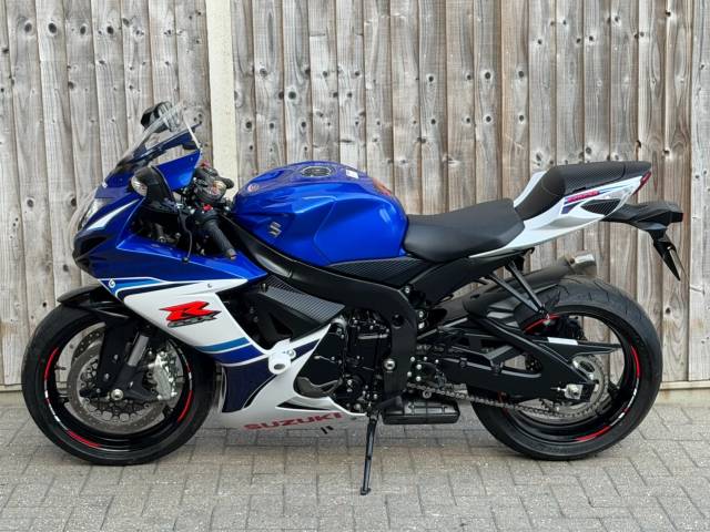 2016 Suzuki Gsx-r 600 L6 2016 (66) ANNIVERSARY EDITION SUPER SPORT + 1,700 MILES !!!