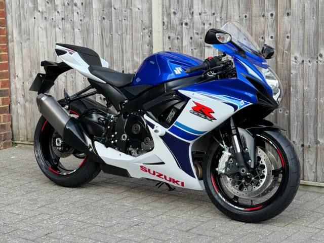 2016 Suzuki Gsx-r 600 L6 2016 (66) ANNIVERSARY EDITION SUPER SPORT + 1,700 MILES !!!