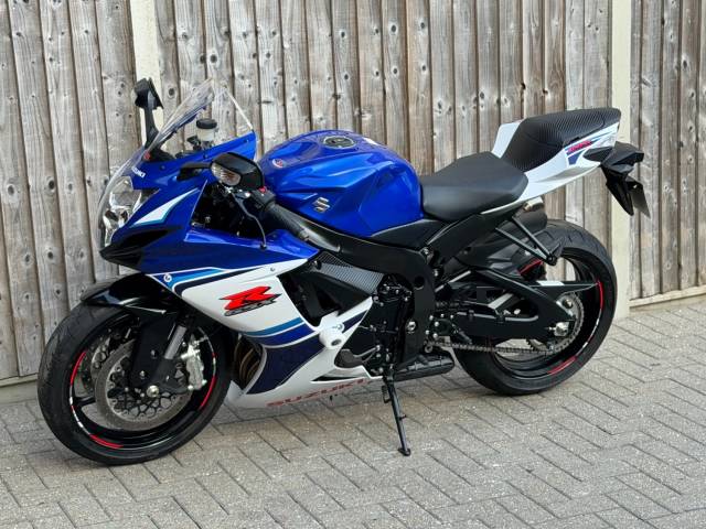 2016 Suzuki Gsx-r 600 L6 2016 (66) ANNIVERSARY EDITION SUPER SPORT + 1,700 MILES !!!