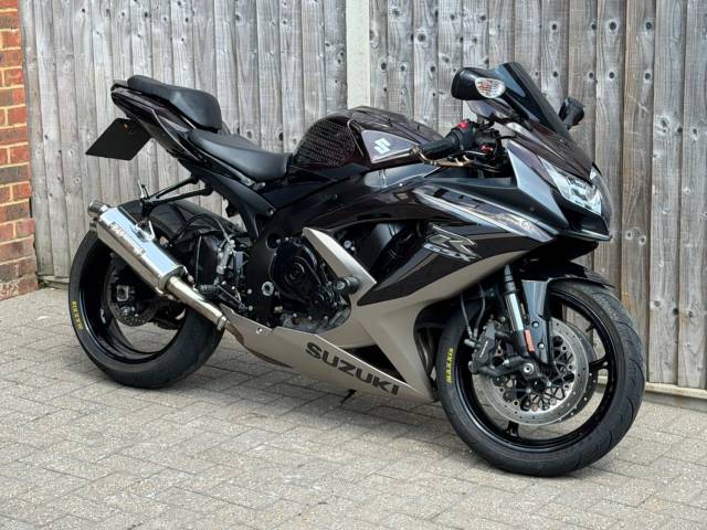 2010 Suzuki Gsx-r 750 L0 2010 (10) SUPER SPORT + COLA BROWN + YOSHIMURA EXHAUST