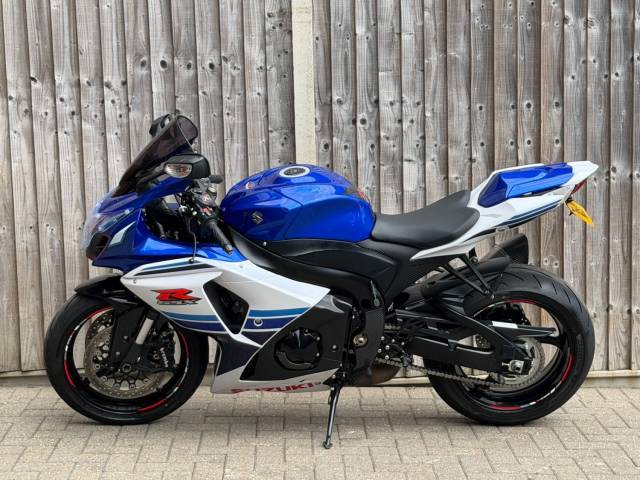 2016 Suzuki Gsx-r 1000 L6 2016 (16) ANNIVERSARY EDITION SUPER SPORT + 9,200 MILES