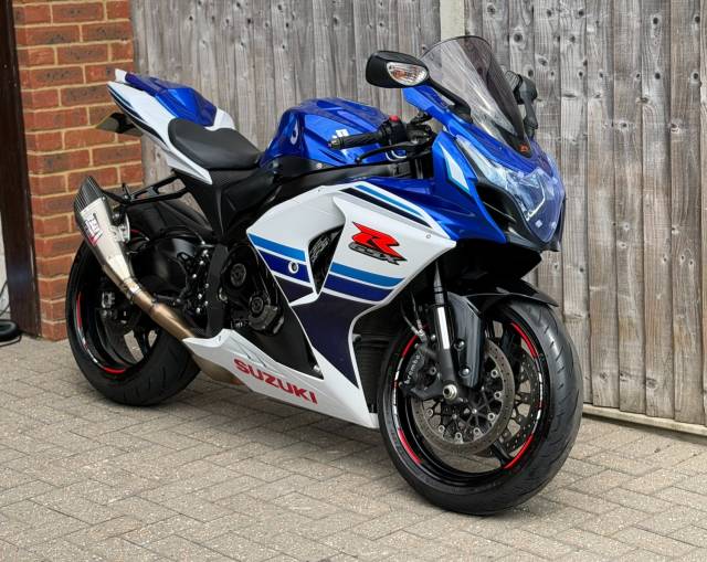 2016 Suzuki Gsx-r 1000 L6 2016 (16) ANNIVERSARY EDITION SUPER SPORT + 9,200 MILES