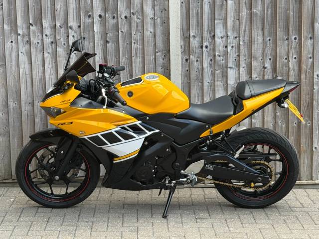 2018 Yamaha YZF R3 2018 (18) KENNY ROBERTS ANNIVERSARY REPLICA + 7,800 MILES