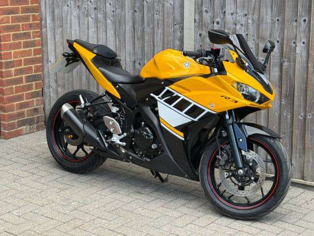 2018 Yamaha YZF R3 2018 (18) KENNY ROBERTS ANNIVERSARY REPLICA + 7,800 MILES