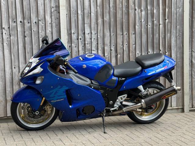 2008 Suzuki GSX 1300R HAYABUSA GEN1 2008 (08) SUPER SPORT + SUPER FAST + TWIN AKRAPS