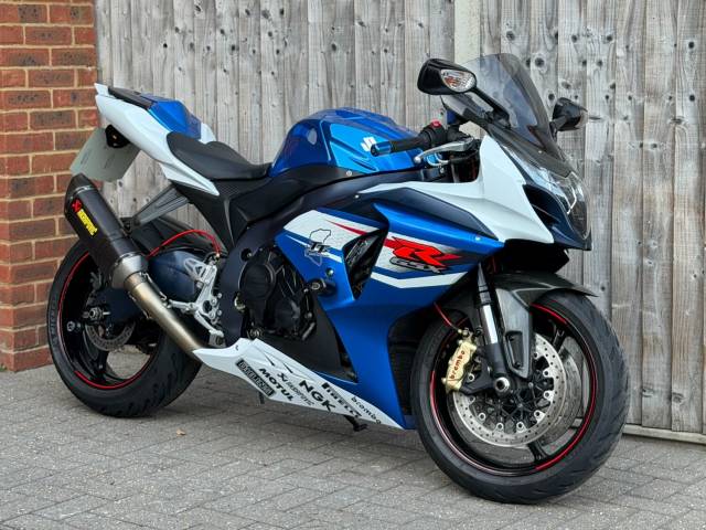 2012 Suzuki Gsx-r 1000 L2 2012 (12) SUPER SPORT + 11,000 MILES + FULL SERVICE HISTORY
