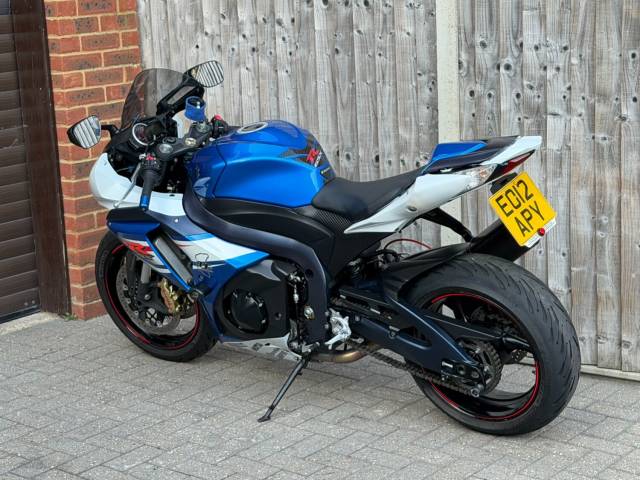 2012 Suzuki Gsx-r 1000 L2 2012 (12) SUPER SPORT + 11,000 MILES + FULL SERVICE HISTORY