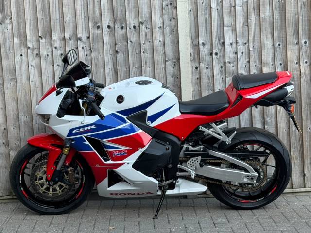 2015 Honda CBR 600 RR ABS 2015 (64) SUPER SPORT + 11,000 MILES + STANDARD EXAMPLE