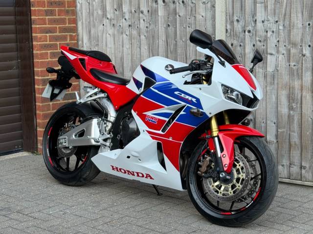 2015 Honda CBR 600 RR ABS 2015 (64) SUPER SPORT + 11,000 MILES + STANDARD EXAMPLE