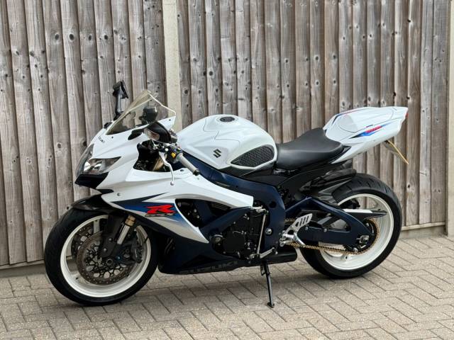 2010 Suzuki Gsx-r 600 L0 2010 (PRIVATE REG) SUPER SPORT + SCORPION + LOW MILES