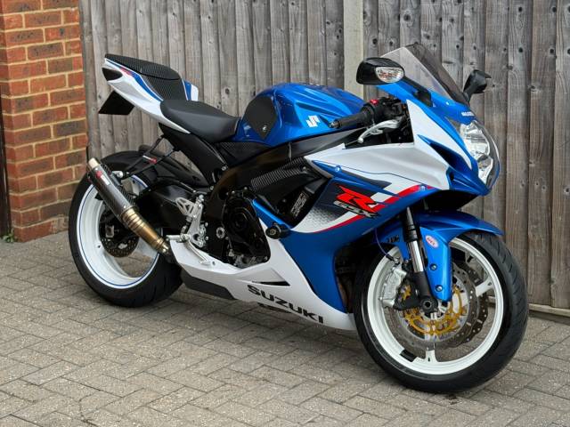 2014 Suzuki Gsx-r 600 L3 2014 (14) SUPER SPORT + 12,000 MILES + SCORPION EXHAUST