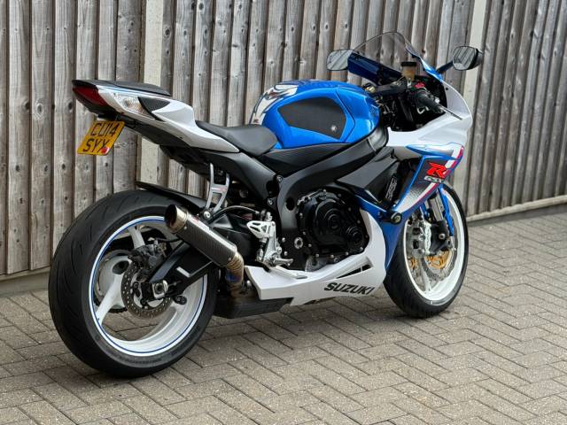 2014 Suzuki Gsx-r 600 L3 2014 (14) SUPER SPORT + 12,000 MILES + SCORPION EXHAUST