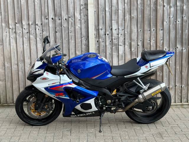 2007 Suzuki Gsx-r 1000 K7 2007 SUPER SPORT + PRIVATE REG K8 GXR + TWIN ARROW SYSTEM