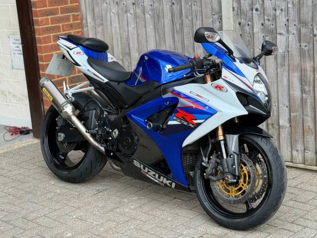2007 Suzuki Gsx-r 1000 K7 2007 SUPER SPORT + PRIVATE REG K8 GXR + TWIN ARROW SYSTEM