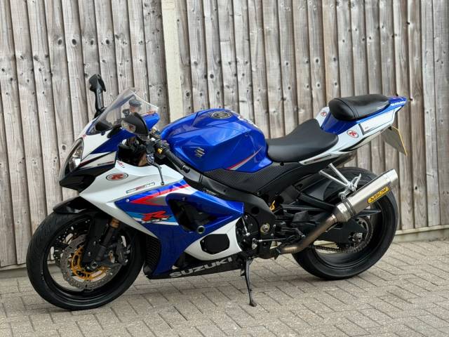 2007 Suzuki Gsx-r 1000 K7 2007 SUPER SPORT + PRIVATE REG K8 GXR + TWIN ARROW SYSTEM