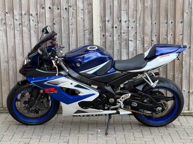 2006 Suzuki Gsx-r 1000 K6 2006 (06) SUPER SPORT + LAST OWNER HAD THIS BIKE 9 YEARS
