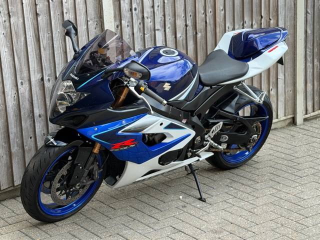 2006 Suzuki Gsx-r 1000 K6 2006 (06) SUPER SPORT + LAST OWNER HAD THIS BIKE 9 YEARS