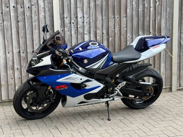 2005 Suzuki Gsx-r 1000 K5 2005 (05) SUPER SPORT + 15,800 MILES + LAST OWNER HAD 14 YRS