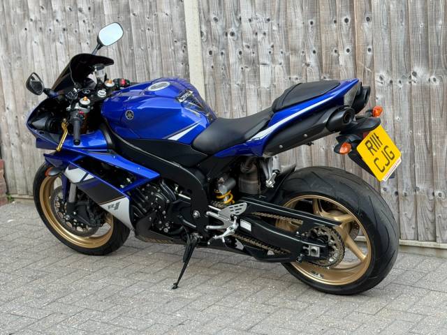 2008 Yamaha YZF R1 2008 (08) SUPER SPORT + CLEAN EXAMPLE THROUGHOUT + 2 FORMER KEEPER