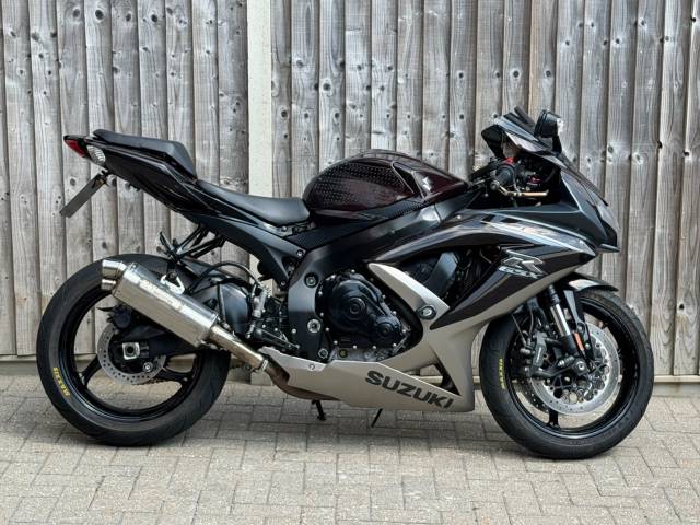 Suzuki Gsx-r 750 L0 2010 (10) SUPER SPORT + COLA BROWN + YOSHIMURA EXHAUST Petrol Brown