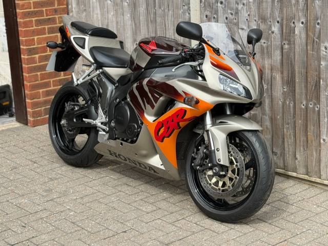 2007 Honda CBR 1000 RR FIREBLADE 2007 (56) SUPER SPORT + URBAN TIGER REPLICA