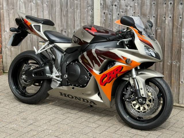 2007 Honda CBR 1000 RR FIREBLADE 2007 (56) SUPER SPORT + URBAN TIGER REPLICA