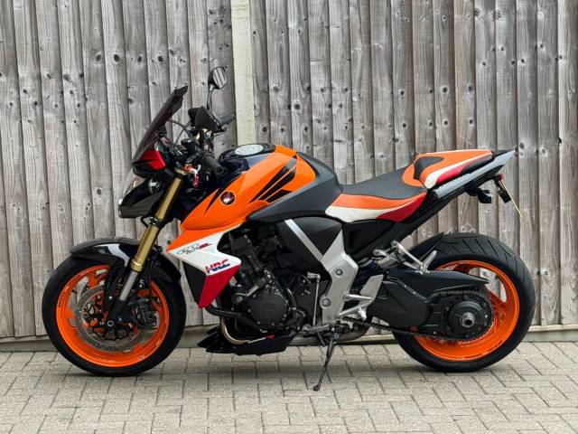 2013 Honda CB 1000R 2013 (13) REPSOL REPLICA + STUNNING EXTRAS + 9,800 MILES