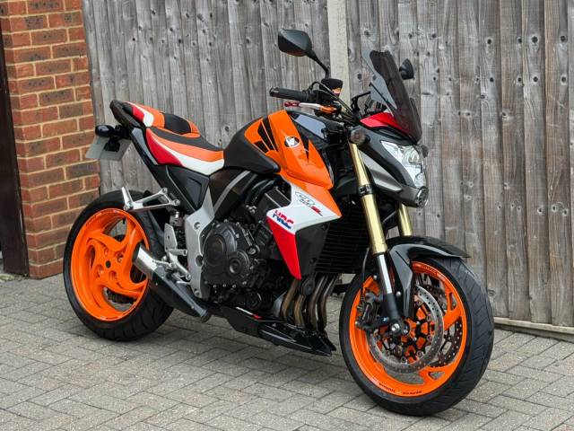 2013 Honda CB 1000R 2013 (13) REPSOL REPLICA + STUNNING EXTRAS + 9,800 MILES