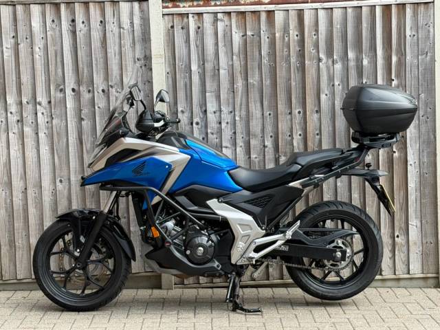 2021 Honda NC 750X DCT ABS 2021 (21) + 7,200 MILES + GIVI TOP BOX