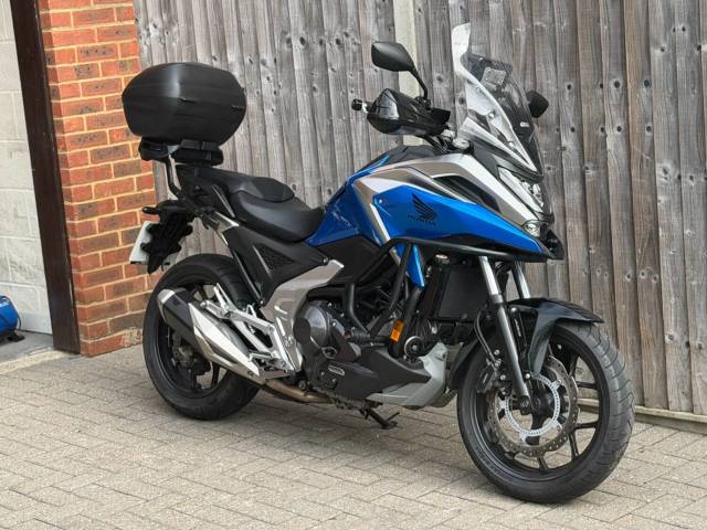 2021 Honda NC 750X DCT ABS 2021 (21) + 7,200 MILES + GIVI TOP BOX