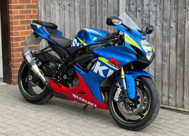 2016 Suzuki Gsx-r 750 L6 2016 (16) MOTO GP EDITION SUPER SPORT + 11,000 MILES + F/S/H