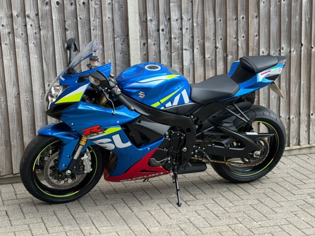 2016 Suzuki Gsx-r 750 L6 2016 (16) MOTO GP EDITION SUPER SPORT + 11,000 MILES + F/S/H