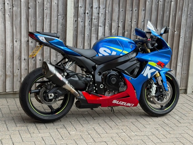 2016 Suzuki Gsx-r 750 L6 2016 (16) MOTO GP EDITION SUPER SPORT + 11,000 MILES + F/S/H