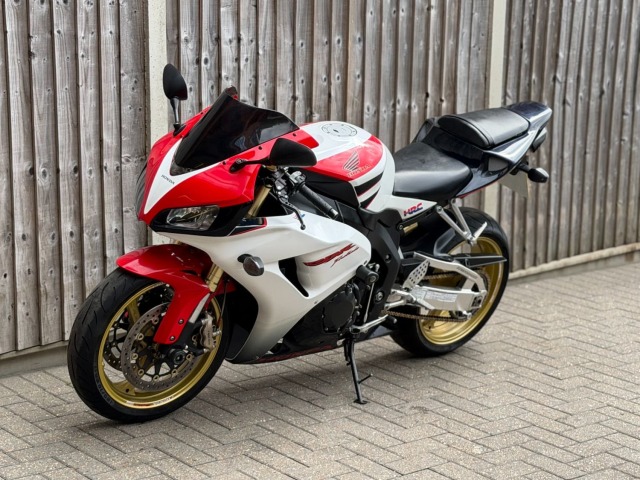 2007 Honda CBR 1000 RR FIREBLADE HRC EDITION 2007 (57) + LOADS OF PAPER WORK !!!