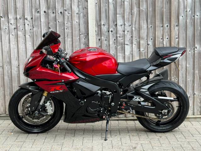 2014 Suzuki Gsx-r 750 L4 2014 (64) SUPER SPORT + 12,600 MILES + YOSHIMURA