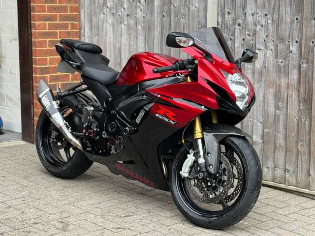 2014 Suzuki Gsx-r 750 L4 2014 (64) SUPER SPORT + 12,600 MILES + YOSHIMURA