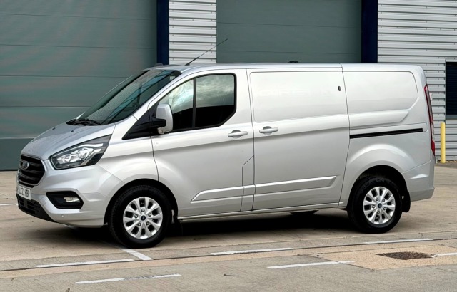 2022 Ford Transit Custom LIMITED 2.0 ECOBLUE 2022 (22) L1 SWB PANEL VAN + 1 OWNER